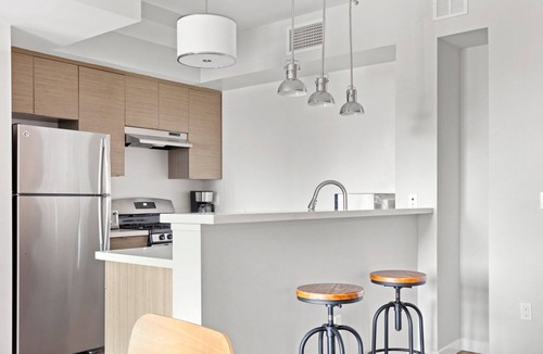 NoHo Arts District Apartment | Bright North Hollywood 2BR w/Pool, Gym & Roof, prime NoHo, by Blueground