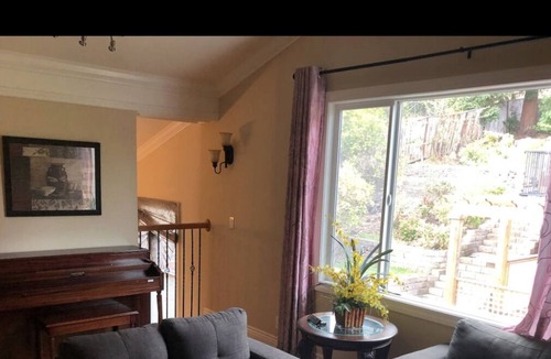 San Pablo House | Bright Spacious Home with Huge Backyard ParK