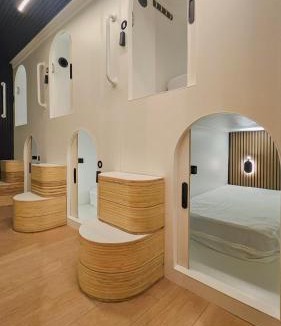 Panorama City Hostel | Brimfield Stay