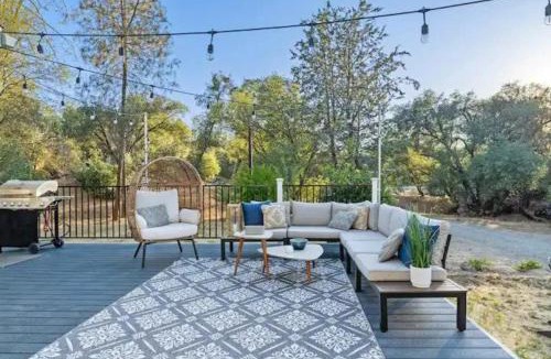 Mariposa House | Brookside Cottage
