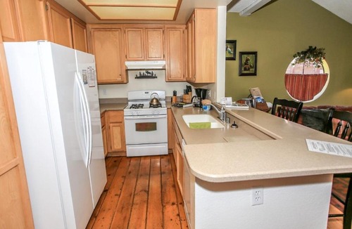 Big Bear Lake Apartment | Brown Bear's Den Condo