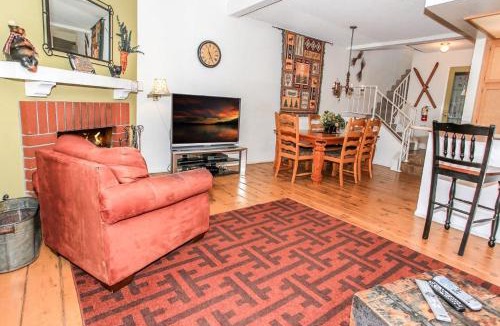 Big Bear Lake House | Brown Bear's Den - Spacious condo within walking distance to all Big Bear has to offer!