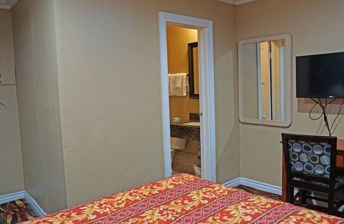 Lawndale Hotel | Budget Inn