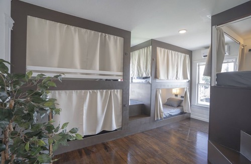 Pico-Union Hostel | Burlington Hostel