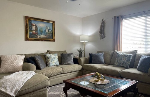 Riverside House | Business Class/Family Vacation/Large Backyard