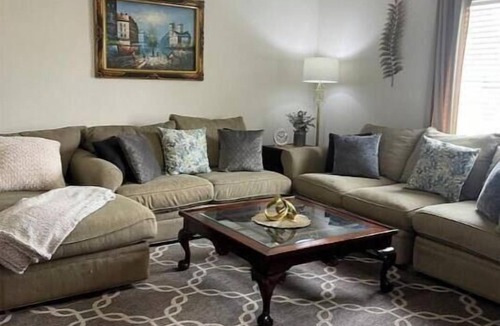 Riverside House | Business Class/Family Vacation/Large back yard