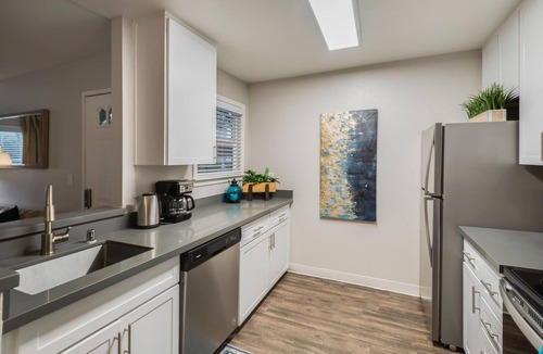 Rocklin Apartment | Business Travel Friendly Apartment Home/King Bed