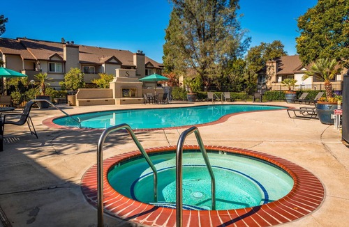 Rocklin Apartment | Business Travel Friendly Apartment Home/King Bed