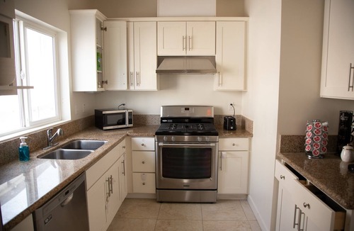 Corona Apartment | Business Traveler’s Haven – 2 Bedrooms, 2 Bathrooms with 1 Office.