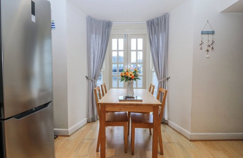 Porthmadog House | Bwthyn Llechen