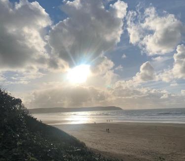 Mortehoe Apartment | Byron - Luxury Self-Catering Coastal Apartment at the Heart of Woolacombe with Heated Indoor Pool & Gym - 4 Minutes Walk to Beach! 6 Middlecombe