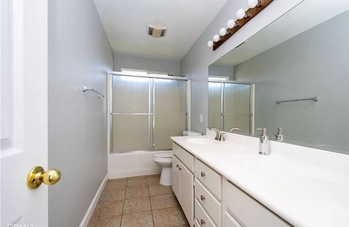 Eastvale House | C0rona room