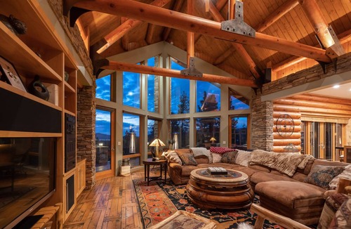Upper Moonridge Cabin | Cabin ∙ 5 bedrooms ∙ 14 guests