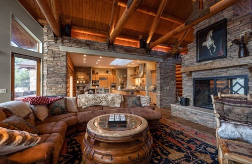 Upper Moonridge Cabin | Cabin ∙ 5 bedrooms ∙ 14 guests