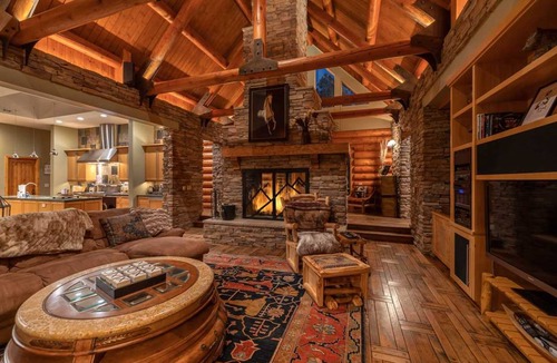 Upper Moonridge Cabin | Cabin ∙ 5 bedrooms ∙ 14 guests