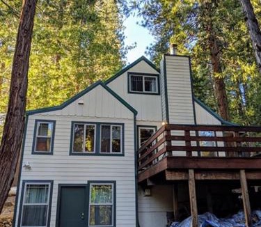 Strawberry House | Cabin #5