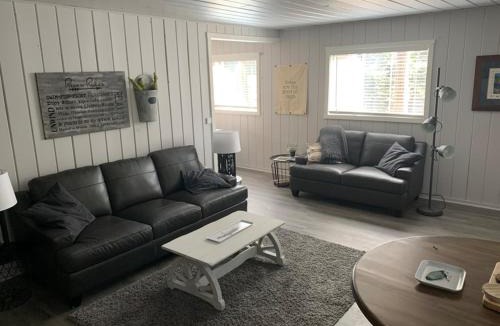 Strawberry House | Cabin #6