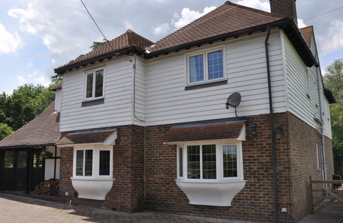 Northiam Cottage | Cabin ∙ 7 bedrooms ∙ 13 guests