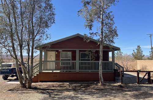 Ridgecrest Cabin | Cabin in the Desert