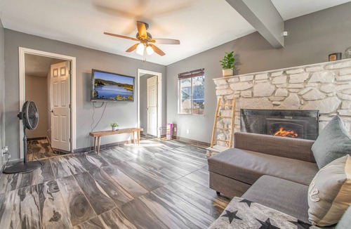 Woodlands Cabin | Cabin on Sixth - Warm and Modern