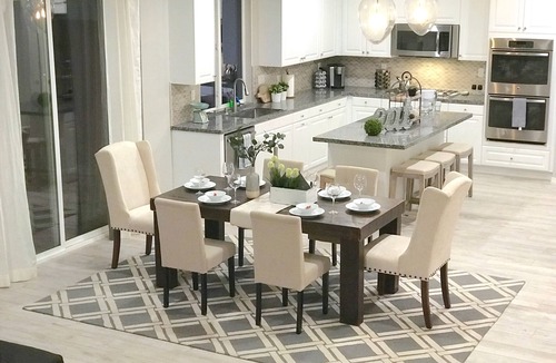 Jurupa Valley House | ❃Cache Way-Luxurious Model Home❃Perfect for Family Retreat❃Fast Wifi❃King Beds❃