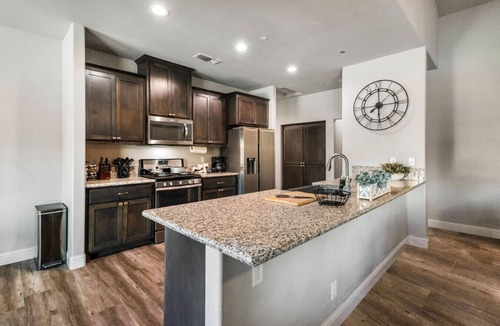 Chico Apartment | Cal King Hi-tech Vaca Pool Home | Ideal 4 Families