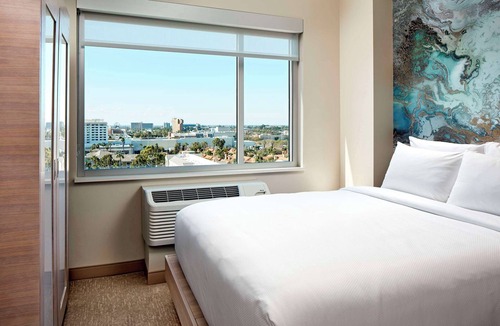 Anaheim Resort Hotel | Cambria Hotel & Suites Anaheim Resort Area