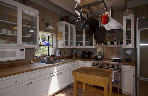 Dillon Beach House | CAMP DAVID ~ A LIGHT FILLED CONTEMPORARY HOME. MINUTES FROM BEACH. SLEEPS 4.
