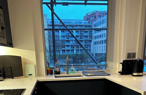 De Beauvoir Apartment | Canal Side Living | Large balcony overlooking canal | Quiet central location