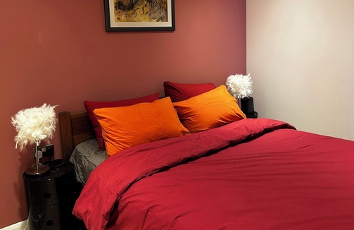 De Beauvoir Apartment | Canal Side Living | Large balcony overlooking canal | Quiet central location