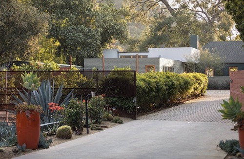 Chevy Chase House | Canyon Retreat near Rose Bowl