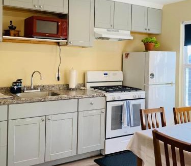 Moss Landing Hotel | Captain's Inn at Moss Landing
