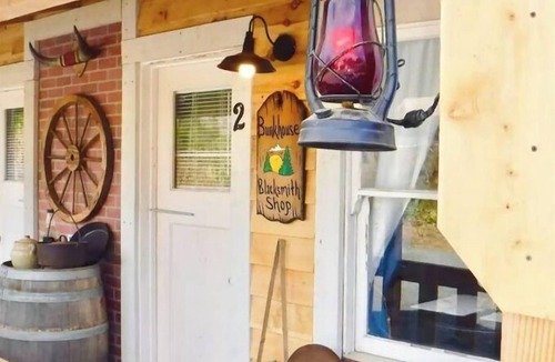 Springville House | Captivating Barn-Blacksmith Shop nearby GIANT SEQUOIAS