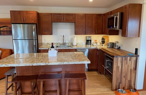 Northeast Carmel House | Carmel Big Sur-Style Guest House with Hot Tub, Decks & Views! CLOSING 12/24/25