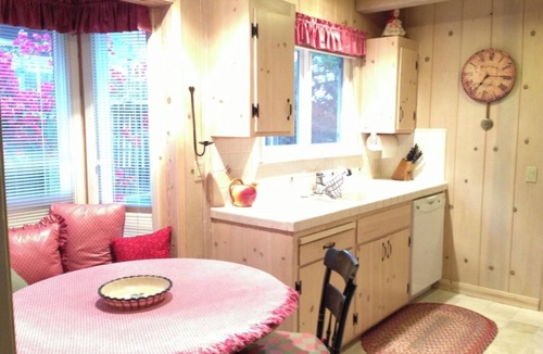 Hatton Fields Cottage | Carmel charmer! Short, 10 min. walk to town center. Close to trail to Mission.