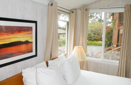 Northwest Carmel House | Carmel Fireplace Inn
