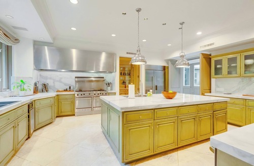 Holmby Hills Villa | Carolwood - Modern Tuscan Villa with Rolling Lawns and Loggia in Holmby Hills