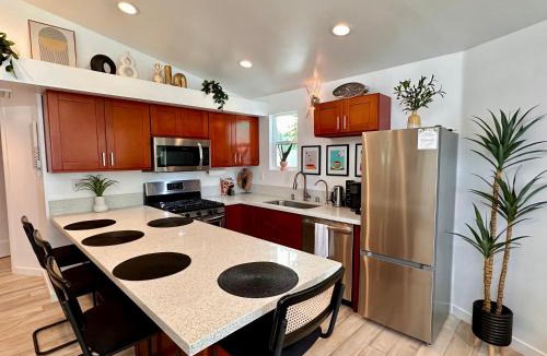 Vista Apartment | Casa Agave, 2 Bedroom, 1 Bath Guest House, with 3 Beds & Game Room