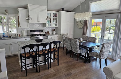 Lantern District House | Casa de la Ballena, back available on VRBO. Permit STR15-0329, walk to the beach