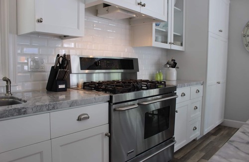 Lantern District House | Casa de la Ballena, back available on VRBO. Permit STR15-0329, walk to the beach