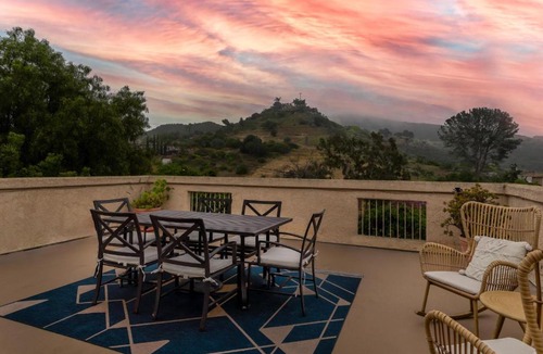 Vista House | Casa Elevado, Pool House with Stunning Views!