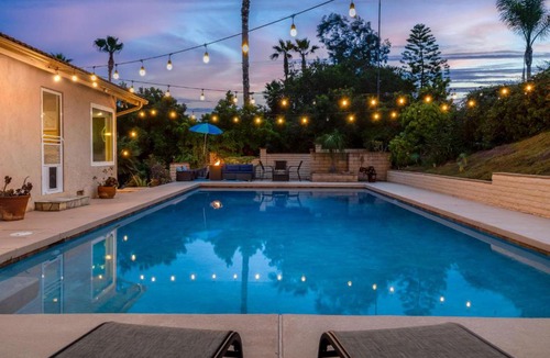 Vista House | Casa Elevado, Pool House with Stunning Views!