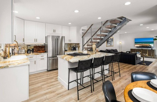 Olde Solana Beach House | Casa Lenta · Ultra Luxe Beach House steps from the Sand!