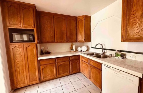 Valinda House | Casa Maple, 3BR, Big Yard Paradise by Zen Living