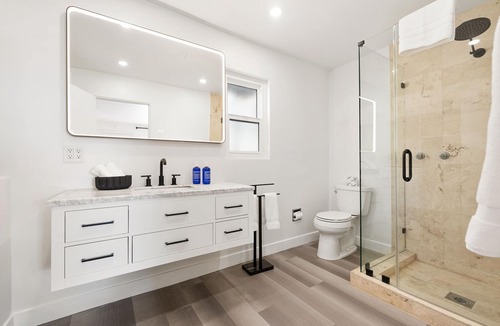 Uptown Design District Hotel | Casa Palma Hotel & Bungalows