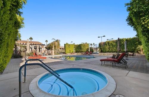 Coachella Apartment | Casita 86153 - Sofa sleeper only