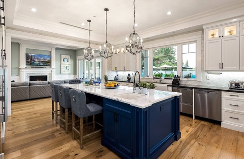 Tarzana Villa | Cassandra