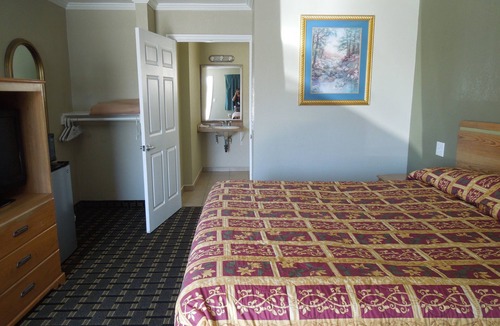 Orange Hotel | Castaway Motel