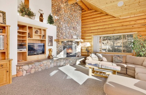 Castle Glen Estates Cabin | Castle Crag Log Cabin Big Bear~ Hot Tub~ Games~