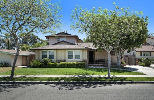 Hermosa Village House | Castle House 1